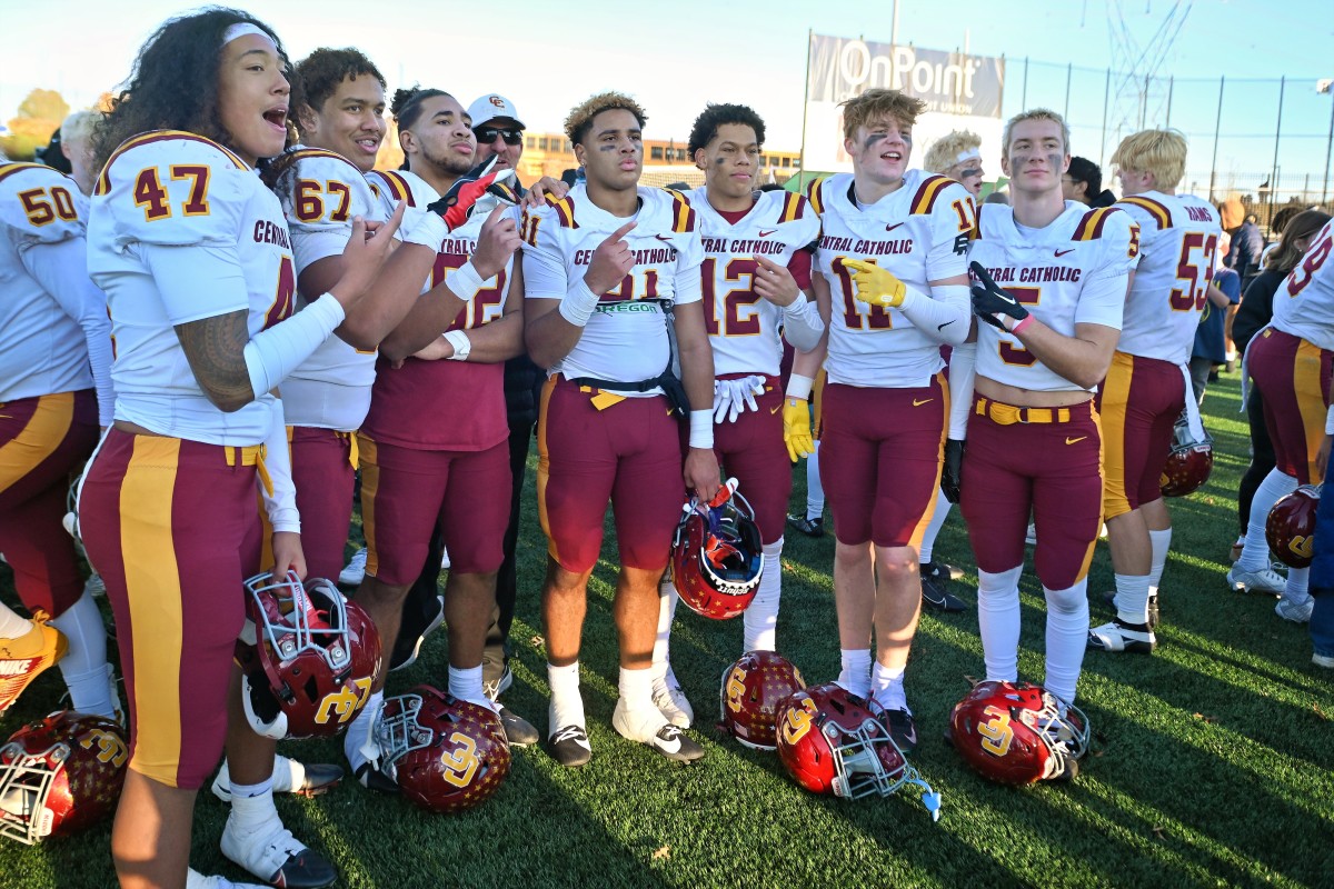 a Central Catholic Tualatin 6A Oregon football final November 22 2023 Leon Neuschwander 90